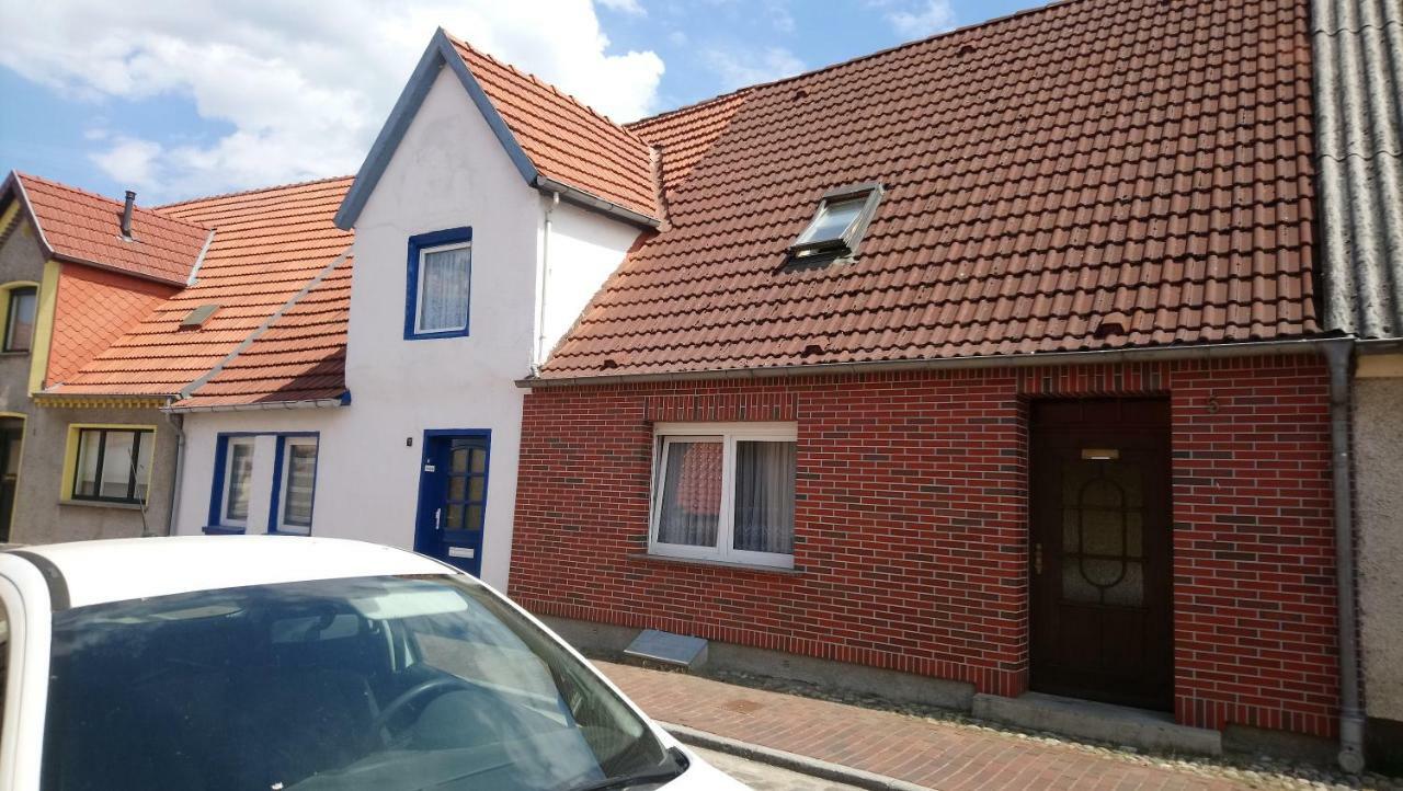 Neukalener Stadthaus Zum Alten Schmied Exterior photo